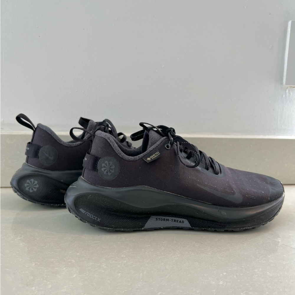 Women’s NIKE React Infinity Run 4 Gore-Tex Black Running Sneakers Size 8